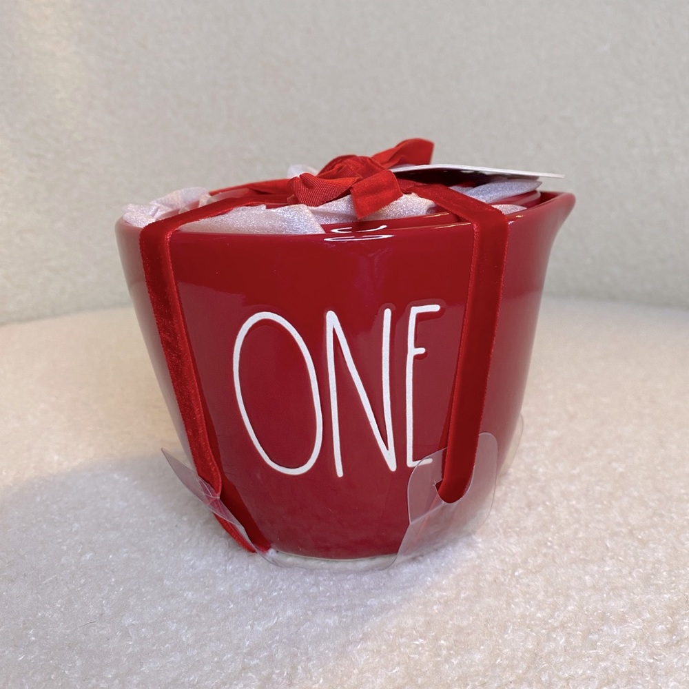 NWT Rae Dunn Cut Out Heart Valentines Day Measuring Cups